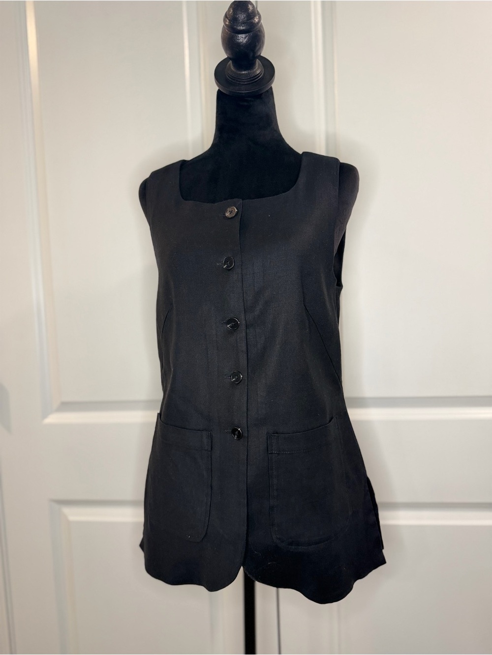 Maeve Classic Black Button-Front Sleeveless Women's Vest Top size Small - Picture 3 of 14